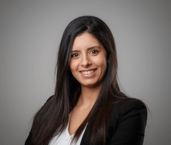 Hasnae votre contact pour devenir apporteur d'affaires chez ABC Formation continue